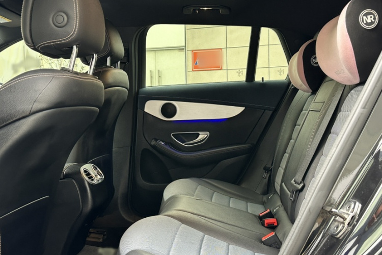 奔驰EQC 2022款 EQC 350 4MATIC中控内饰7009