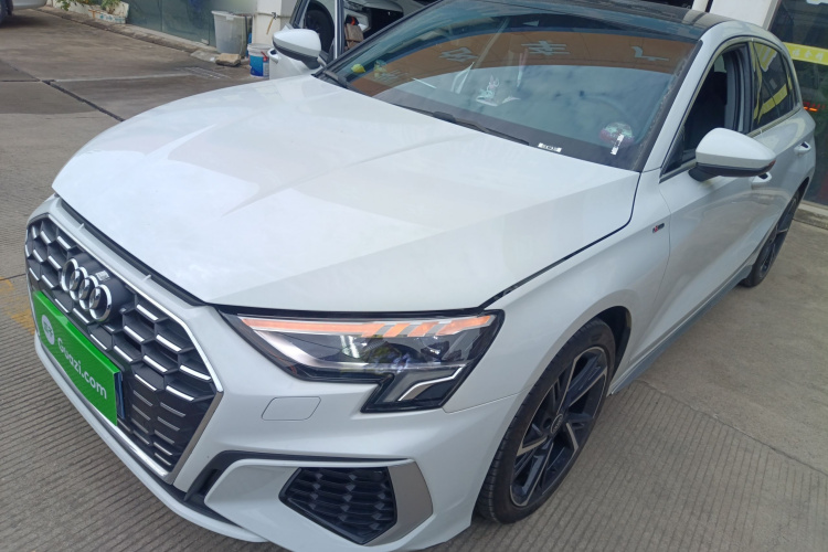 奥迪A3 2023款 改款 Sportback 35 TFSI 时尚运动型车身外观1