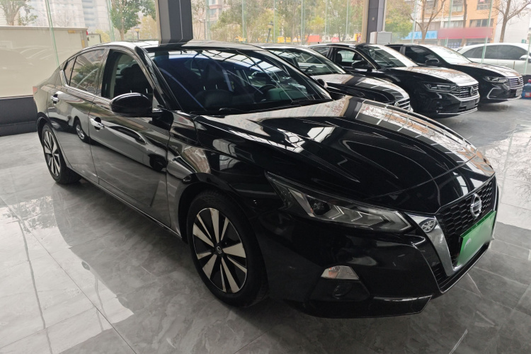 日产 天籁 2021款 2.0L XL 舒适版车身外观3