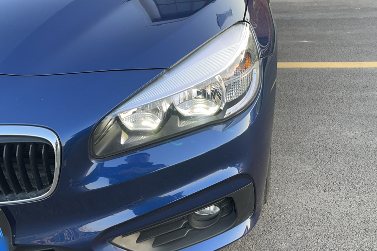 宝马2系多功能旅行车 2015款 218i 领先型局部细节36