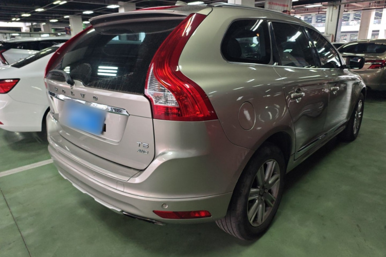 沃尔沃XC60 2016款 T5 AWD 智远版车身外观7