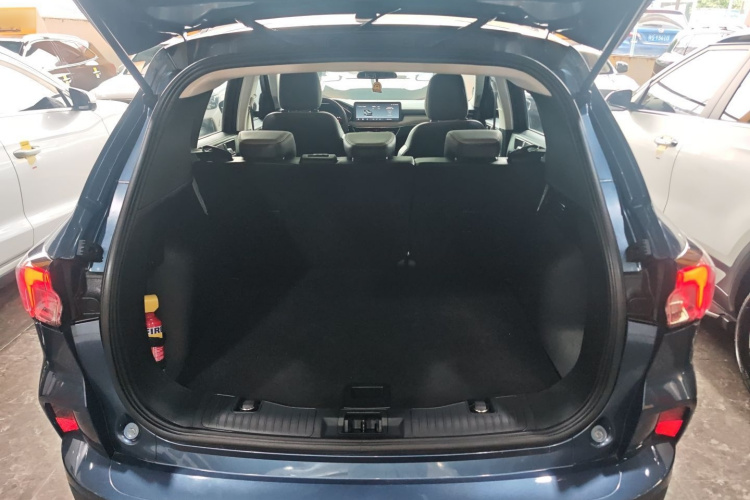 福特 锐际 2020款 EcoBoost 245 两驱悠享款机舱底盘23