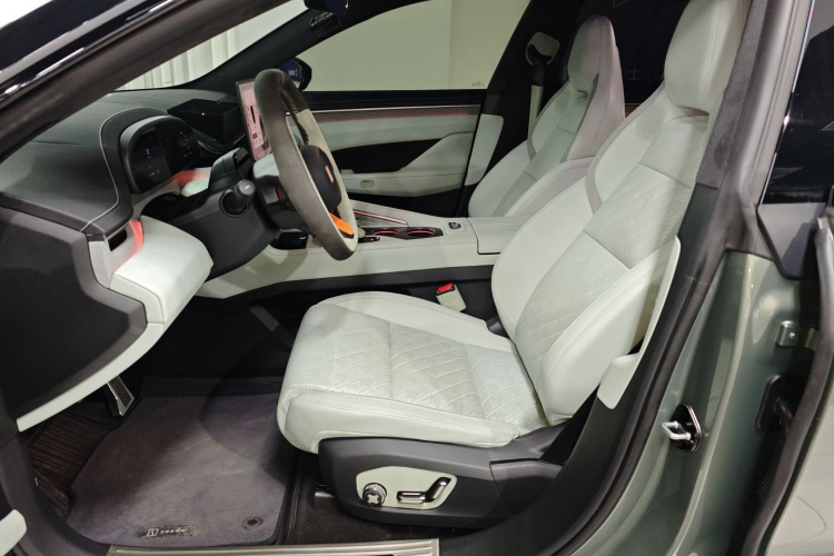 极氪001 2024款 YOU版 100kWh 四驱局部细节19