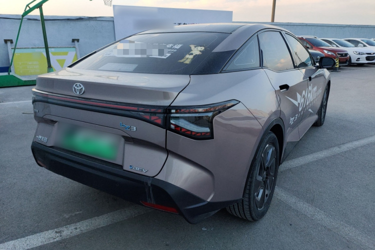 丰田bZ3 2023款 616km 长续航Premium车身外观7