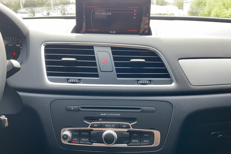 奥迪Q3 2015款 35 TFSI 百万纪念智领型局部细节16