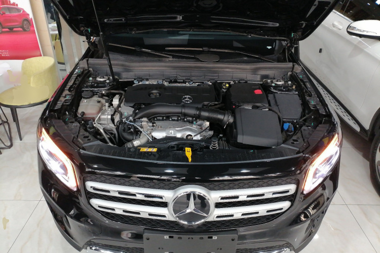 奔驰GLB 2023款 GLB 220 时尚型机舱底盘24