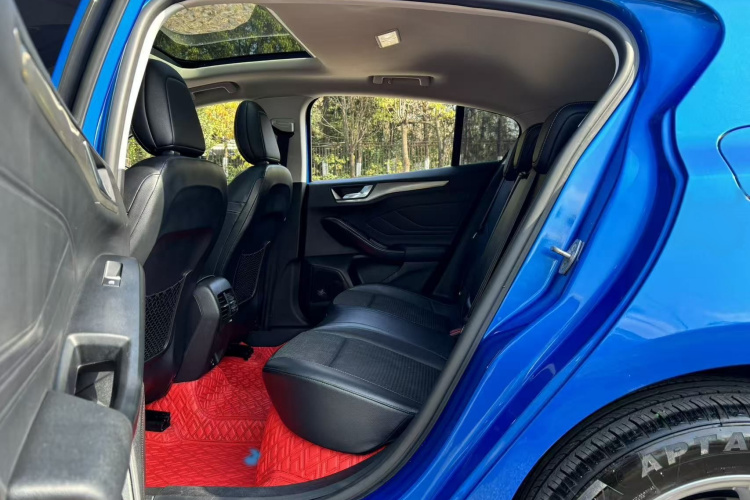 福特 福克斯 2020款 两厢 EcoBoost 180 自动锋潮型中控内饰7007