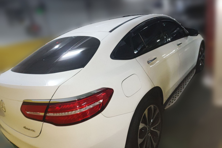 奔驰GLC轿跑 2018款 GLC 260 4MATIC 轿跑SUV车身外观7