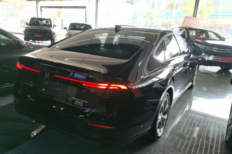 本田 雅阁 2023款 260TURBO 智享版车身外观7