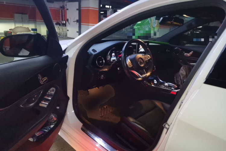 奔驰C级 2017款 改款 C 200 运动版中控内饰20