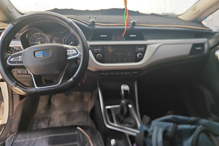 吉利汽车 远景X3 2019款 升级版 1.5L 手动尊贵型中控内饰7002