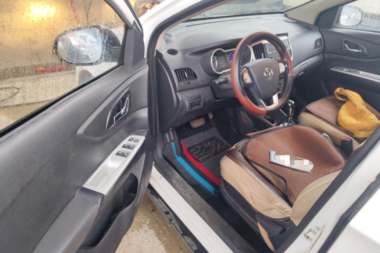 东风风神AX3 2016款 1.5L 自动尚酷型中控内饰20