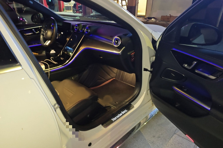 奔驰C级 2022款 改款 C 260 L 运动版局部细节9005