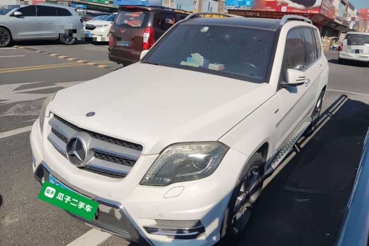 奔驰GLK级 2015款 GLK 300 4MATIC 时尚型 极致版车身外观1
