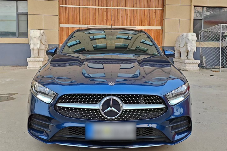 奔驰A级 2019款 A 180 L 运动轿车车身外观6001