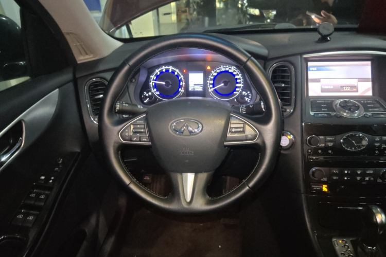 英菲尼迪QX50 2015款 2.5L 舒适版局部细节13
