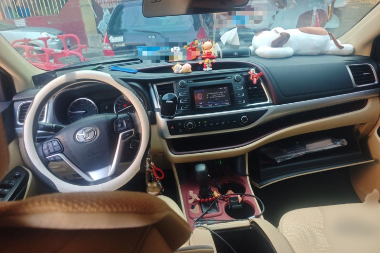 丰田 汉兰达 2017款 2.0T 四驱精英版 7座中控内饰12