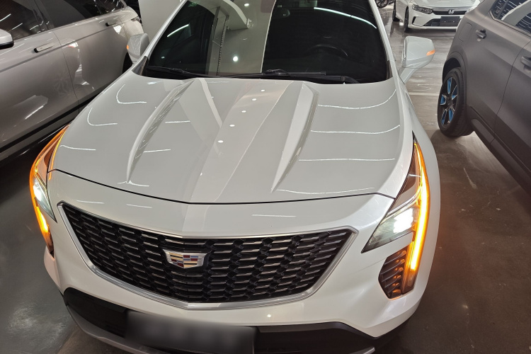 凯迪拉克XT4 2018款 28T 两驱领先型车身外观2