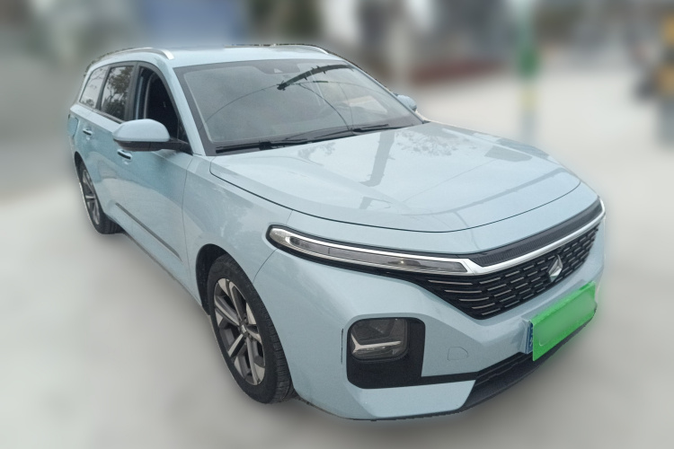 宝骏Valli 2021款 1.5T 大理天空 CVT尊享型车身外观3