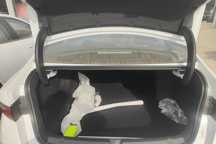 比亚迪 秦PLUS 2025款 DM-i 智驾版 55KM领先型机舱底盘23