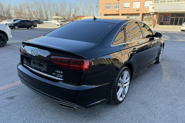 奥迪A6L 2018款 30周年年型 45 TFSI quattro 运动型车身外观6004