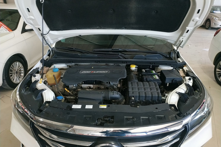 广汽传祺 传祺GA4 2018款 200T 自动尊享版机舱底盘24