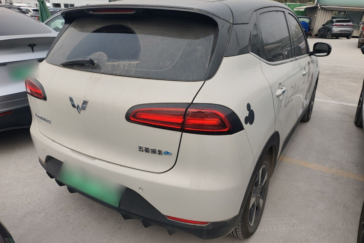 五菱汽车 五菱缤果PLUS 2024款 330km 五座版车身外观6005