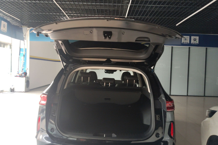 哈弗H6 2021款 第三代 2.0T 自动两驱Max机舱底盘23