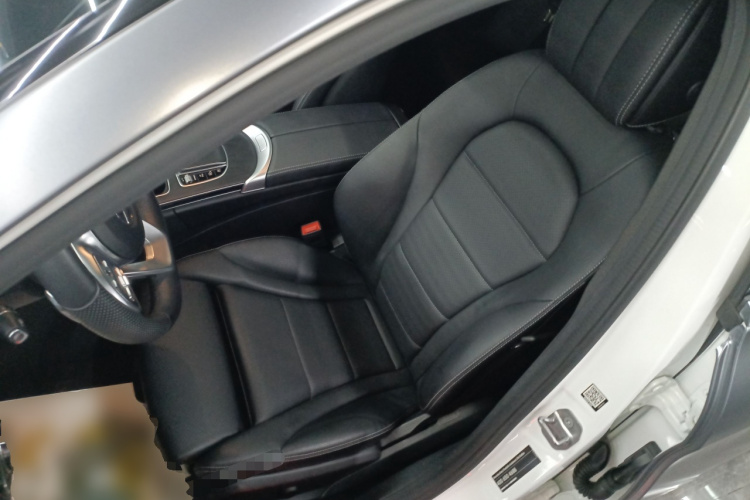 奔驰C级 2020款 改款 C 200 L 时尚型运动版局部细节19