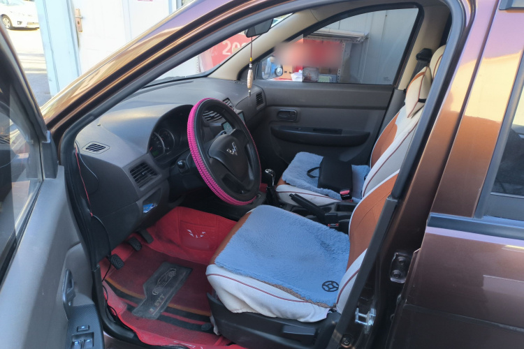 五菱汽车 五菱宏光 2015款 1.5L S 基本型国V中控内饰20