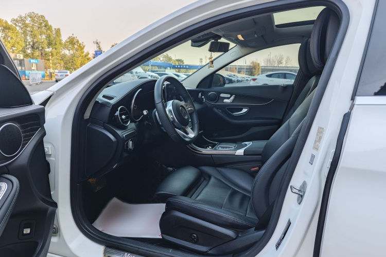 奔驰C级 2021款 C 260 L 运动版中控内饰7004