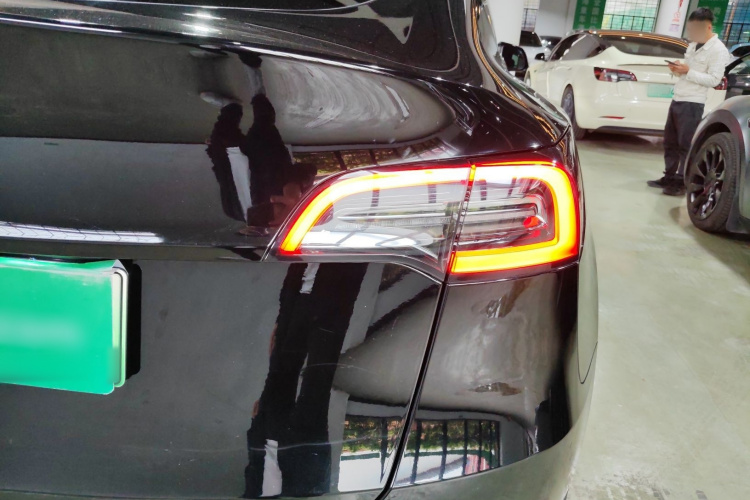 特斯拉 Model Y 2022款 后轮驱动版车身外观6006