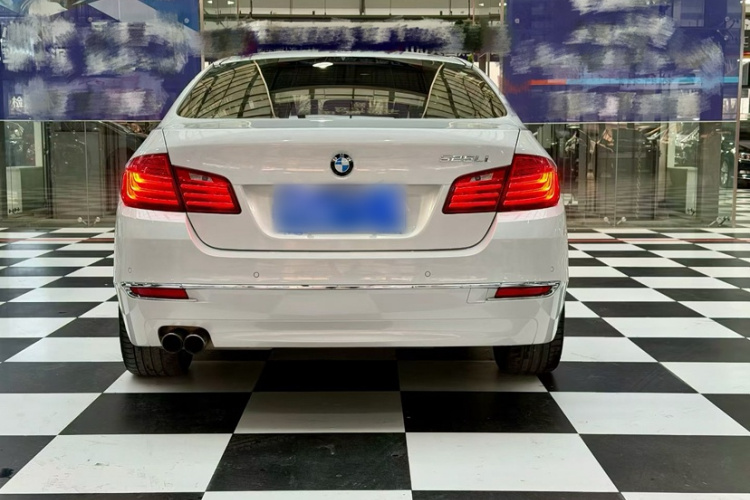 宝马5系 2014款 525Li 豪华设计套装车身外观6003