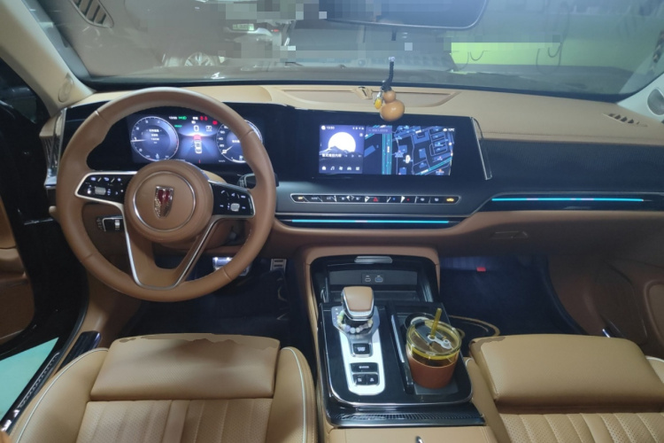 红旗H9 2025款 2.0T 两驱旗享豪华商务版 5座中控内饰12