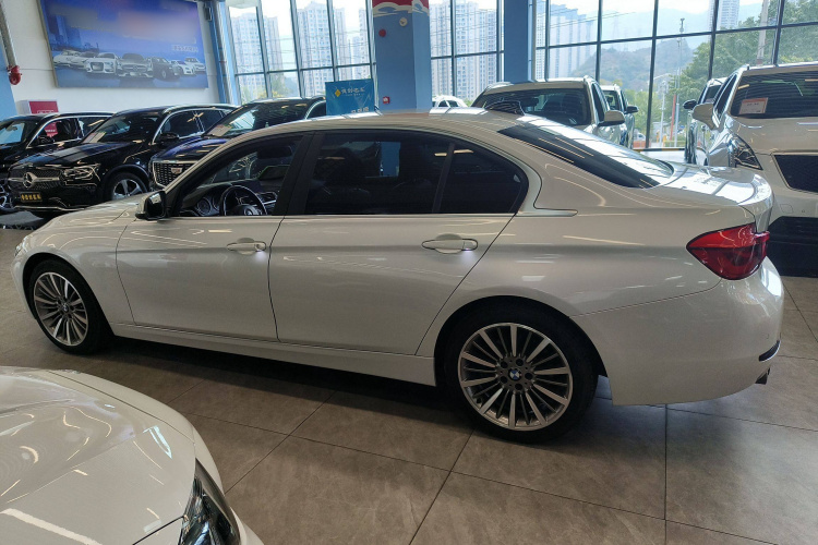 宝马3系 2019款 320Li 时尚型车身外观4