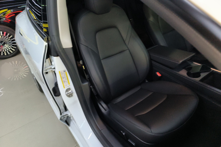 特斯拉 Model 3 2021款 标准续航后驱升级版局部细节41