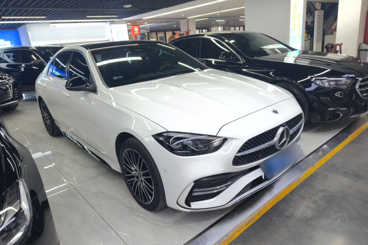 奔驰C级 2023款 改款 C 260 L 运动版车身外观3