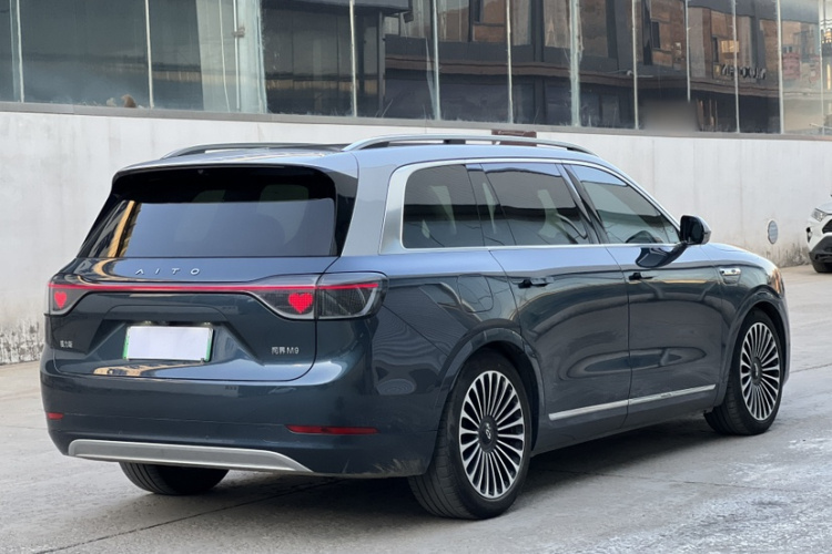 鸿蒙智行 问界M9 2024款 增程 Ultra版 52kWh 5座版车身外观6005