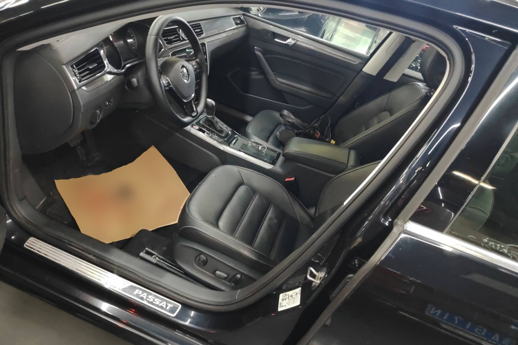 大众 帕萨特 2017款 330TSI DSG尊荣版局部细节19