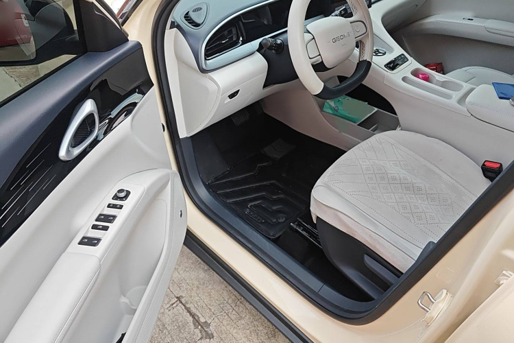 吉利银河 星愿 2025款 410km 自由版中控内饰7003