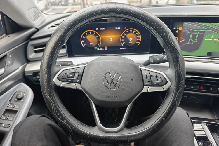 大众 2024款 凌渡L 280TSI DSG炫辣版中控内饰7005