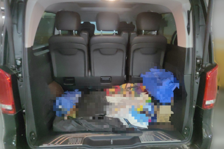 奔驰V级 2020款 V 260 L 长轴距豪华版中控内饰23