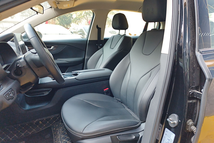 红旗E-QM5 2023款 改款 基础出行版中控内饰19