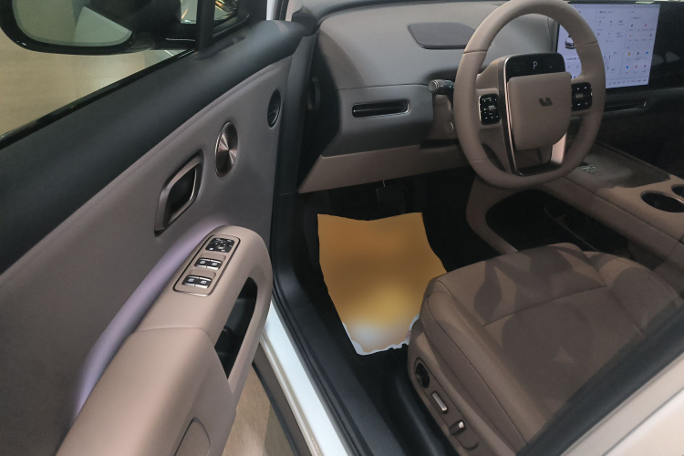 理想汽车 理想i8 2025款 标准版中控内饰20