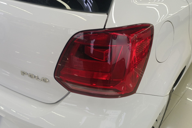 大众 Polo 2016款 1.4L 手动风尚型车身外观9