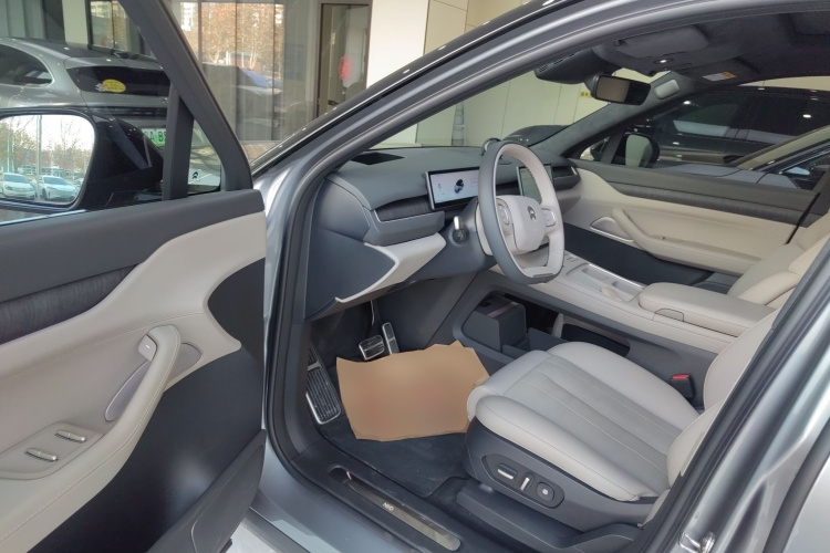 蔚来ES8 2024款 100kWh 签名版中控内饰20