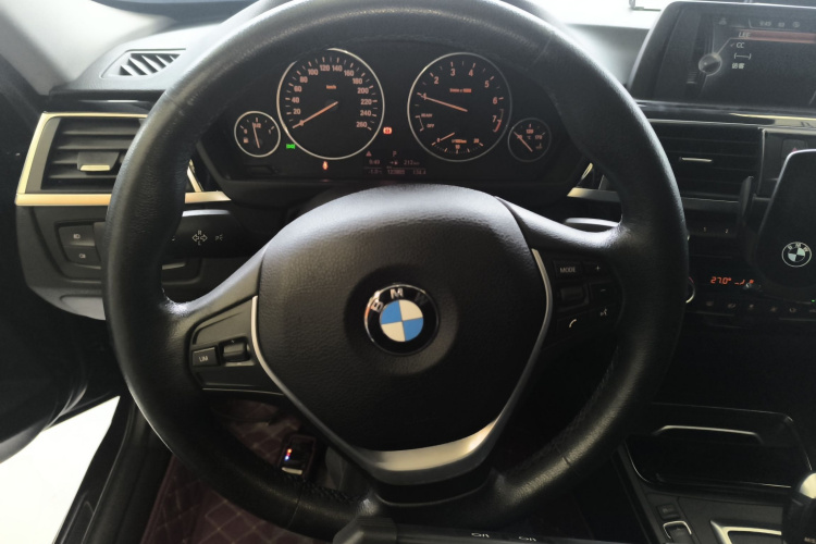 宝马3系 2017款 320Li xDrive 时尚型中控内饰13