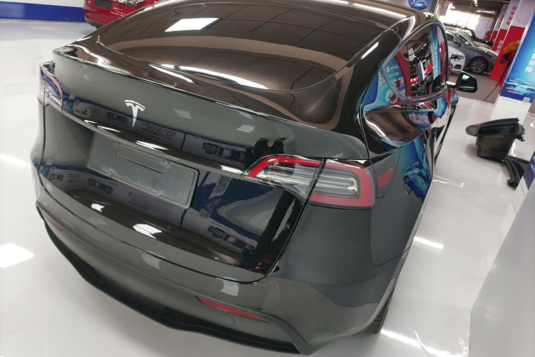 特斯拉 Model Y 2022款 改款 后轮驱动版车身外观7