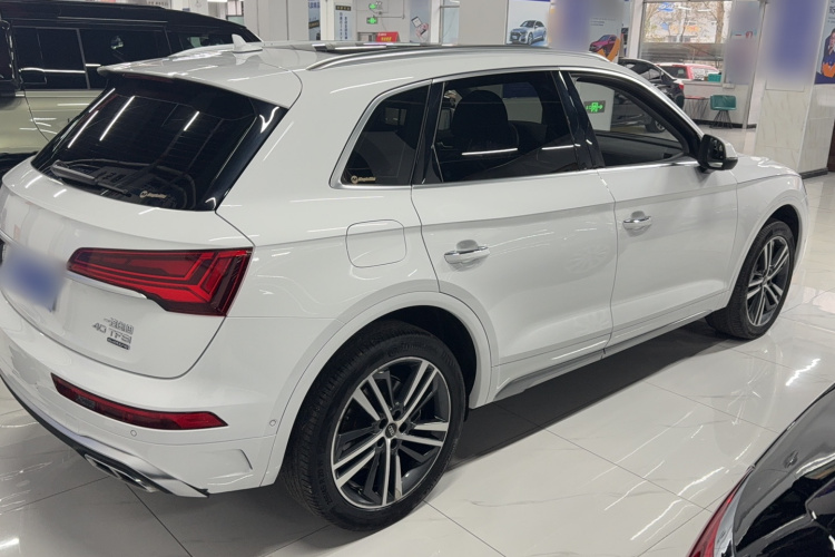 奥迪Q5L 2022款 40T 豪华动感型车身外观6005
