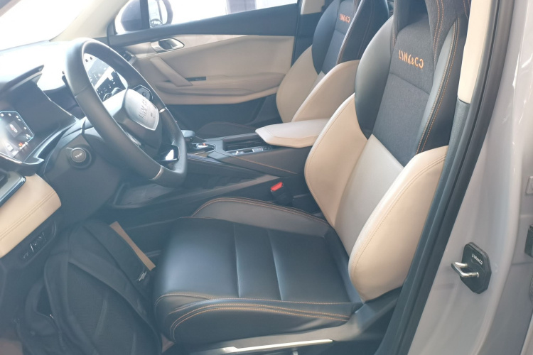 领克06 EM-P 2022款 PHEV 84KM续航版 Pro局部细节19